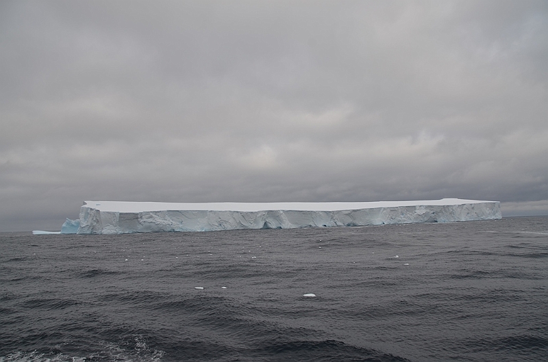 004_Antarctica_Peninsula_Iceberg.JPG