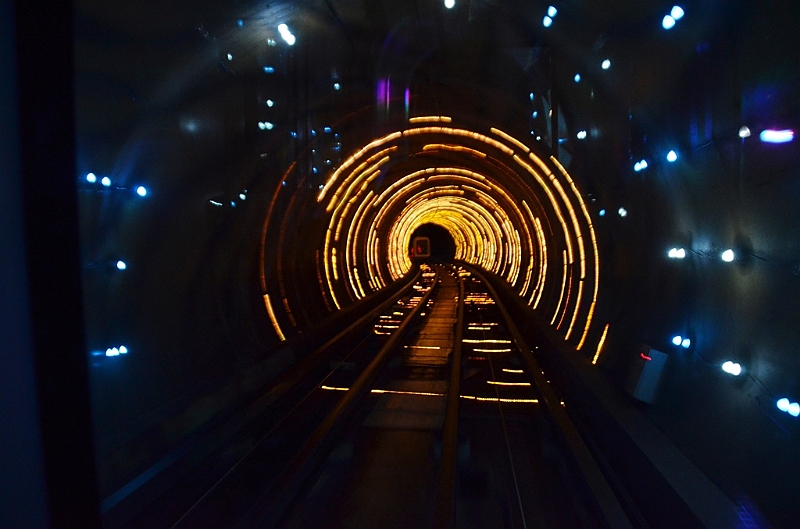 156_China_Shanghai_Bund_Sightseeing_Tunnel.JPG