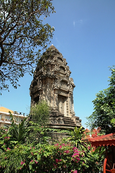103_Cambodia_Phnom_Penh_Wat_Ounalom.JPG