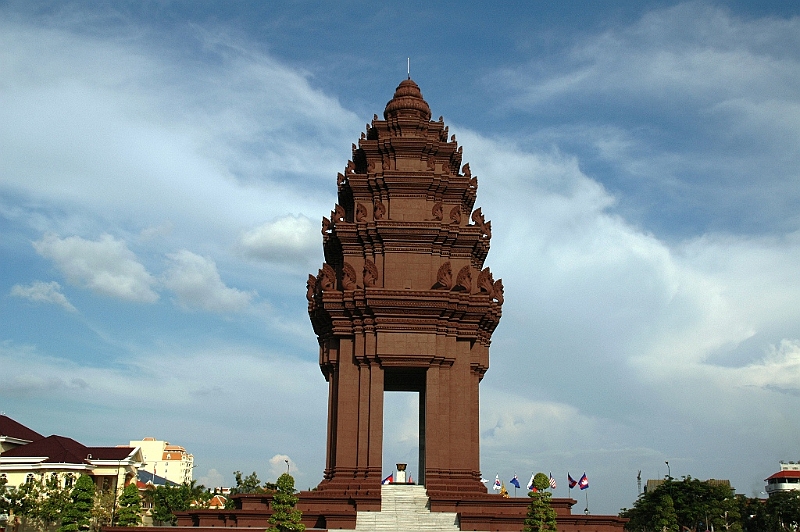 156_Cambodia_Phnom_Penh_Independence_Monument.JPG