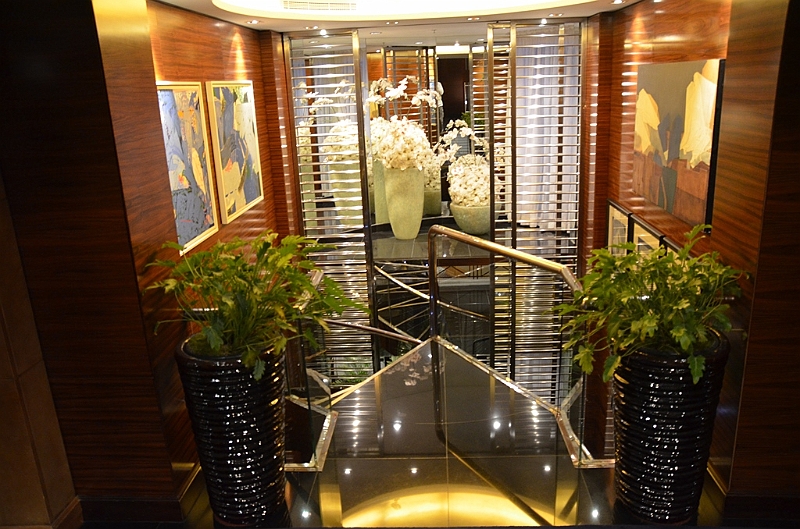 57_The_Ritz_Carlton_Bahrain_Club_Lounge.JPG