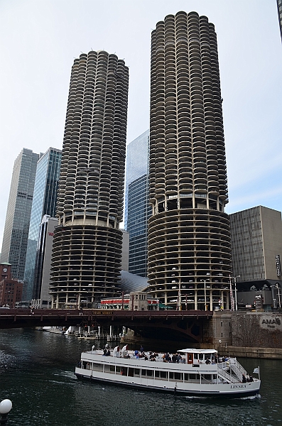 193_USA_Chicago_Marina_Towers.JPG