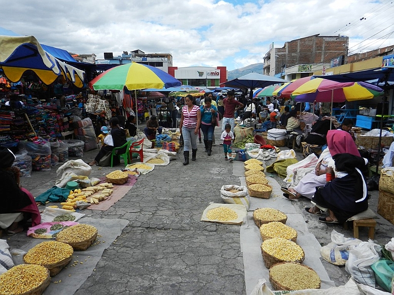 099_Ecuador_Otavalo_Market.JPG
