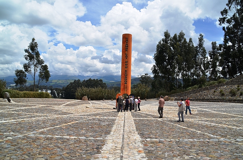 152_Ecuador_Monument.JPG