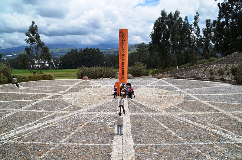 153_Ecuador_Monument.JPG