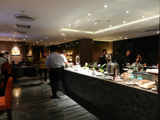 604_India_New_Delhi_Airportlounge.JPG - 