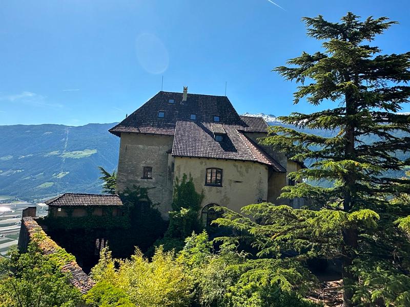 076_Italien_Suedtirol_Vinschgau_MMM_Juval.JPG