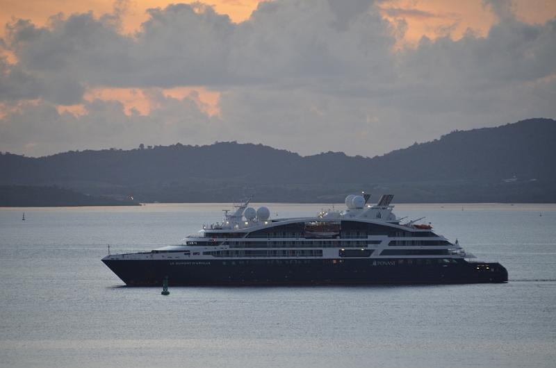 002_Ponant_Le_Dumont_d_Urville.JPG