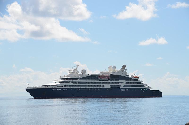 077_Ponant_Le_Dumont_d_Urville.JPG