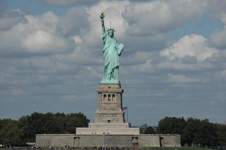 201_NewYork_States_Island_Ferry_Statue_of_Liberty.JPG