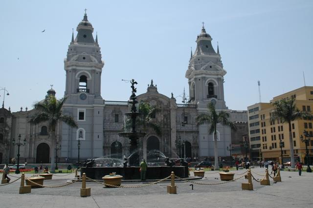 008_Peru_Lima_Plaza_de_Armas.JPG