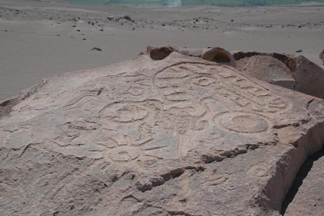 110_Peru_Petroglyphen_in_Toro_Muerto.JPG