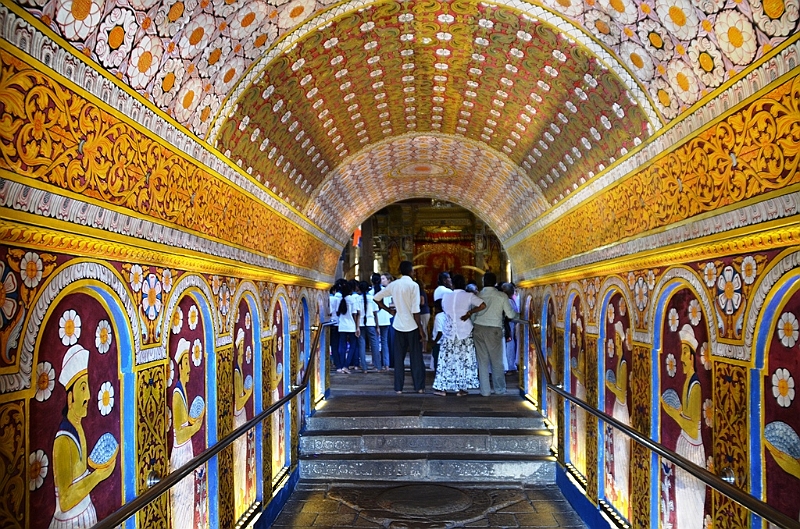 317_Sri_Lanka_Kandy_Temple_of_the_Sacred_Tooth.JPG